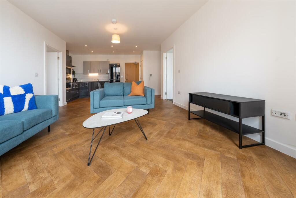Flat 1-7.jpg