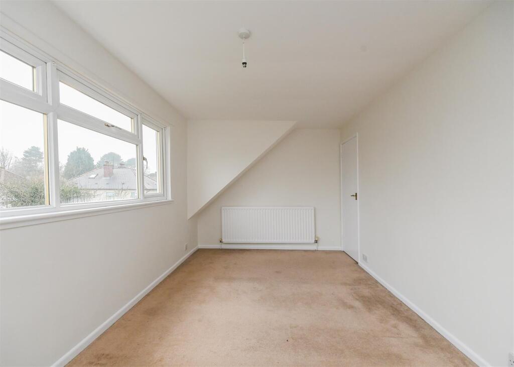 2c Blackburn Avenue - Bedroom 1.jpg