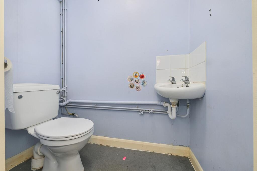 60 Madells, Epping, Essex CM16 4NW