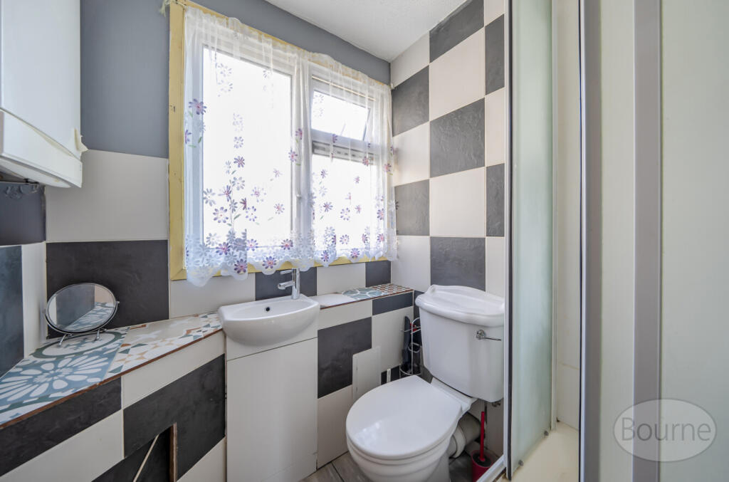 2095f571-fa80-4ef...