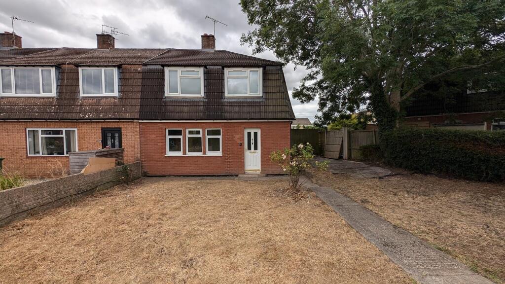 16 Orchard Close front shot.jpg