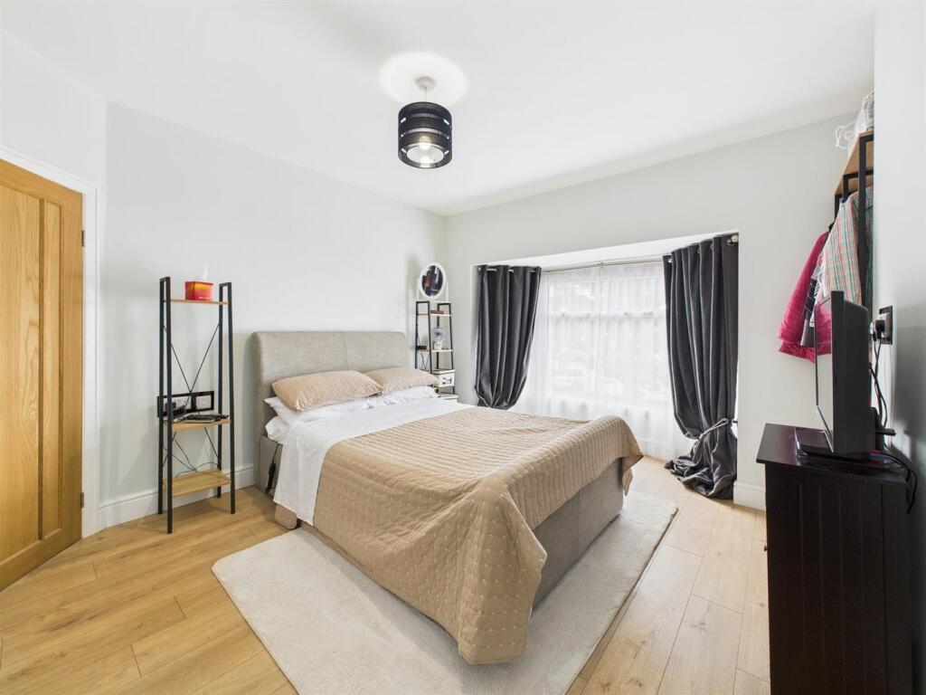 Bedroom: