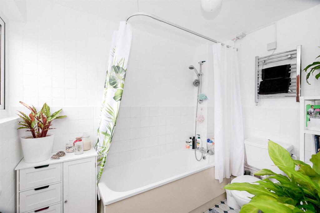 19 Trent Court-4_resized.jpg