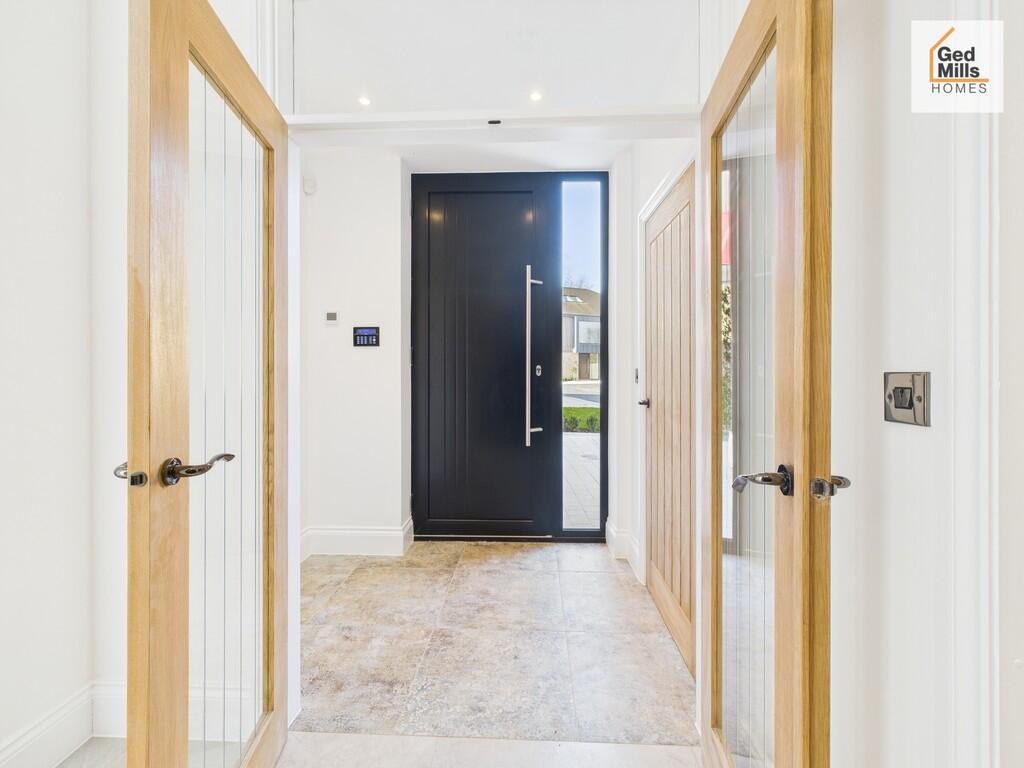 ENTRANCE HALLWAY 