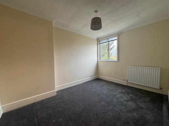 london bedroom 2.jpg