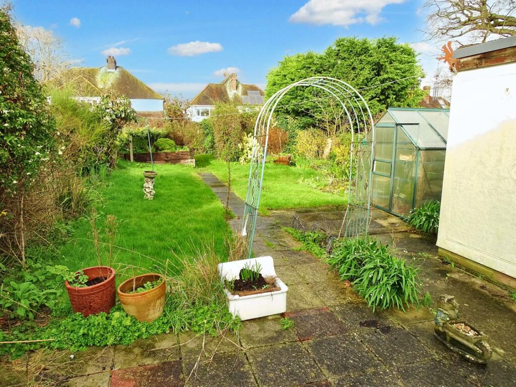 APPROX 70' REAR GARDEN