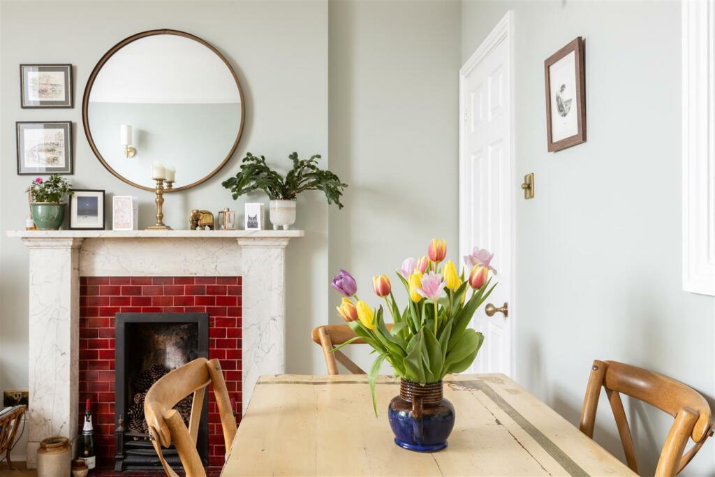 Flat 5, 27 Sussex Square-17.jpg