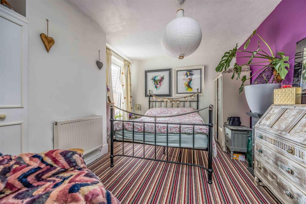 162 Brockhurst Road, Gosport-Small-PorticoMarketin