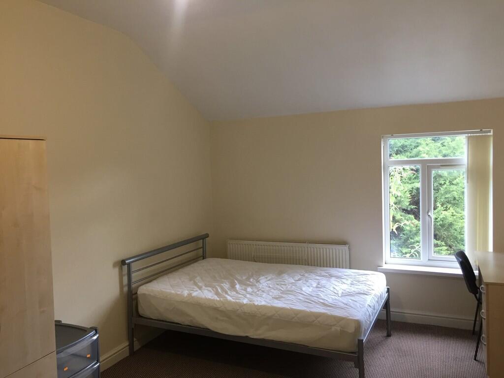 ROOM 4