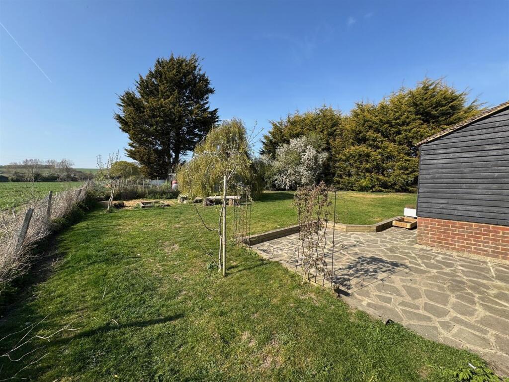 2 Belnor Avenue garden 2.jpg