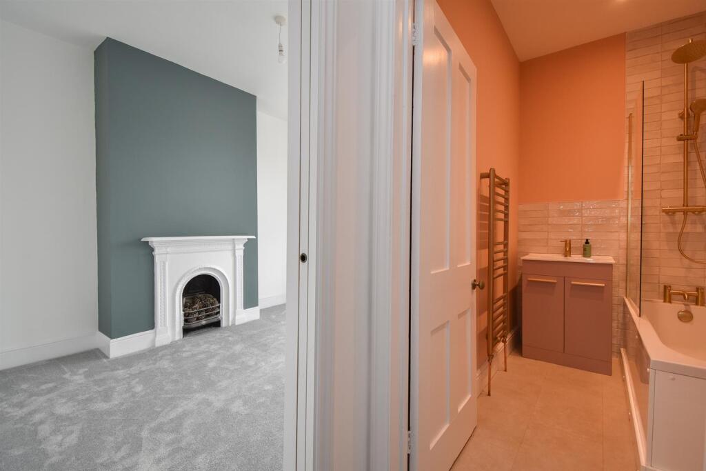 Bedroom/bathroom