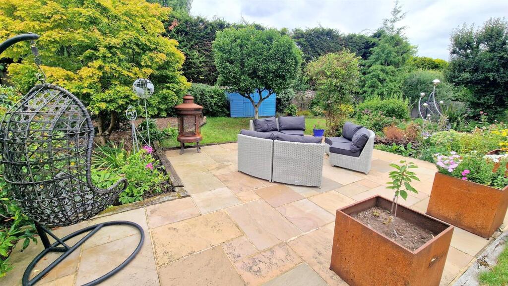 GARDEN 2.jpg