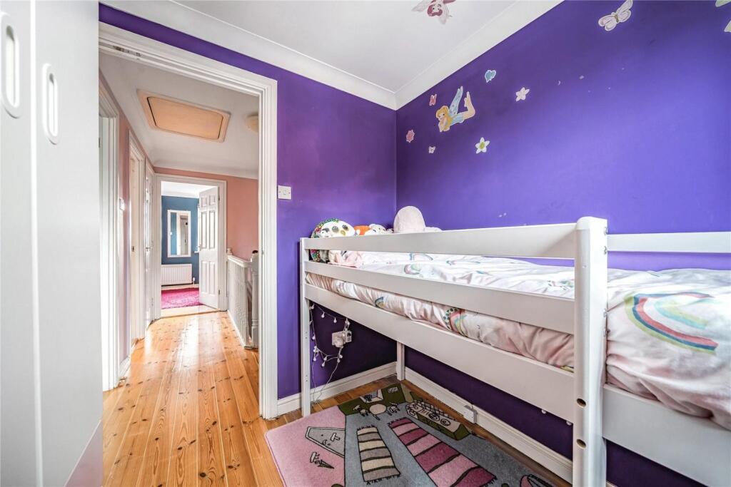 bed 2.jpg
