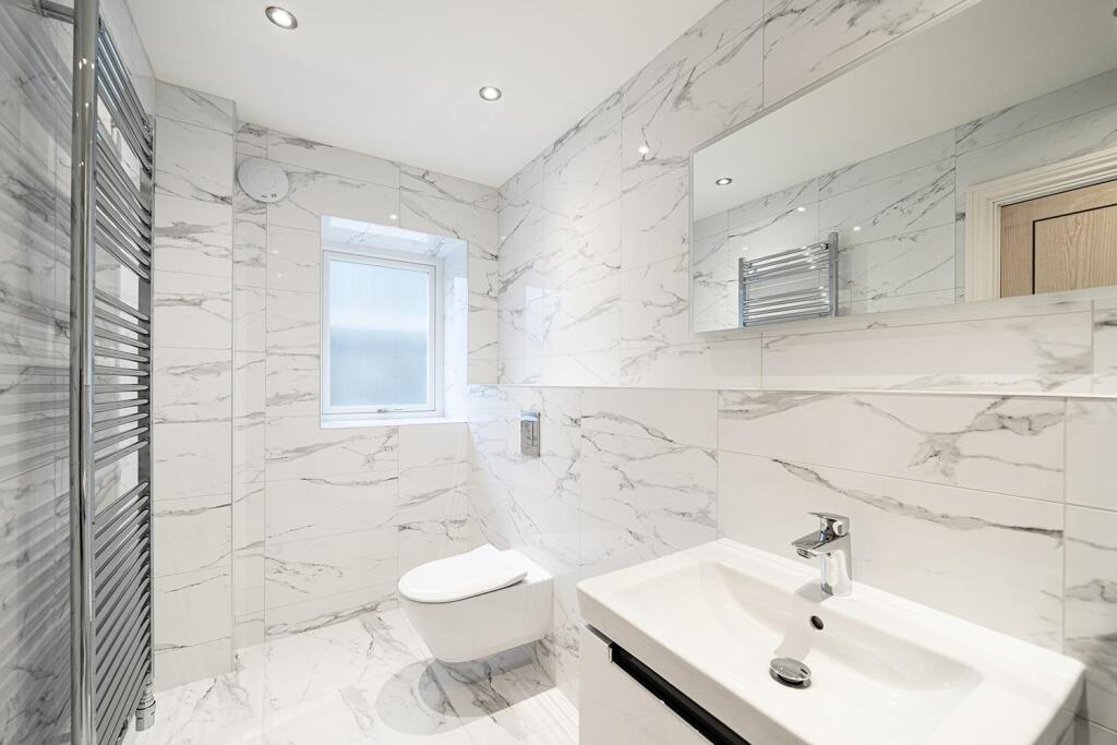 En-suite Bathroom