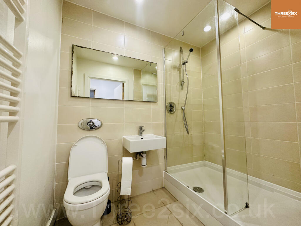 Main bathroom