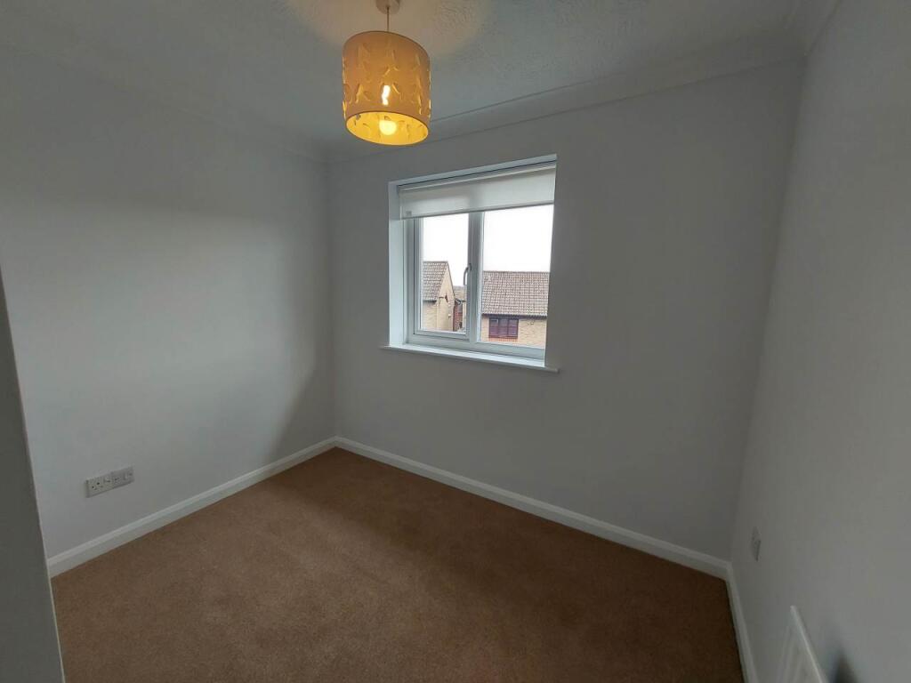 Rear single bedroom 
