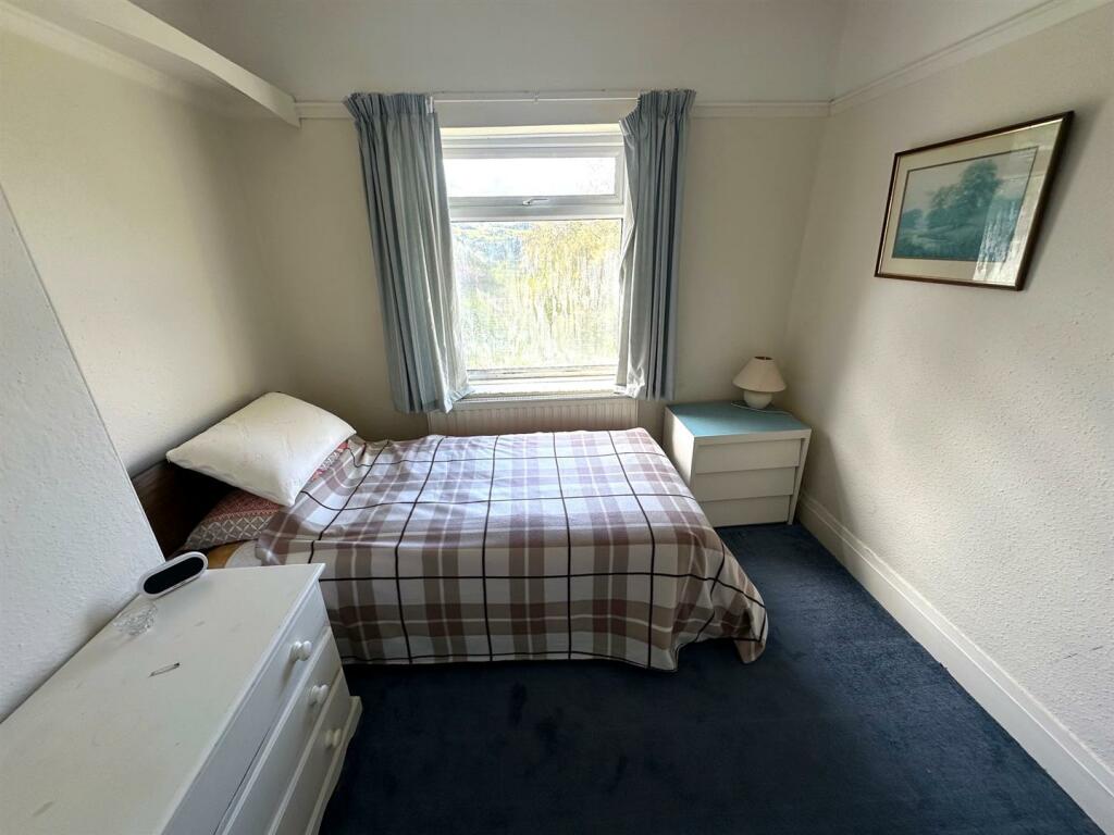 bed 2 2.jpg