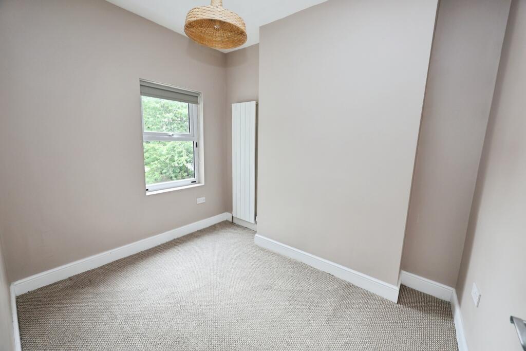 pbox-bedroom-319405.JPG