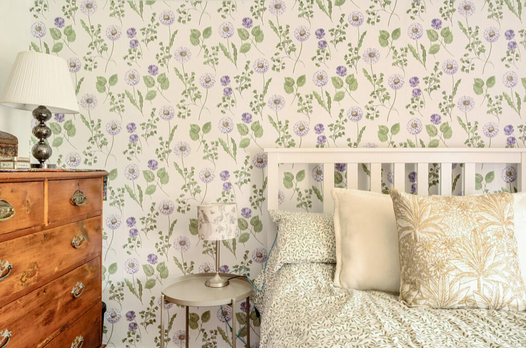 1344126-15-68ada3...