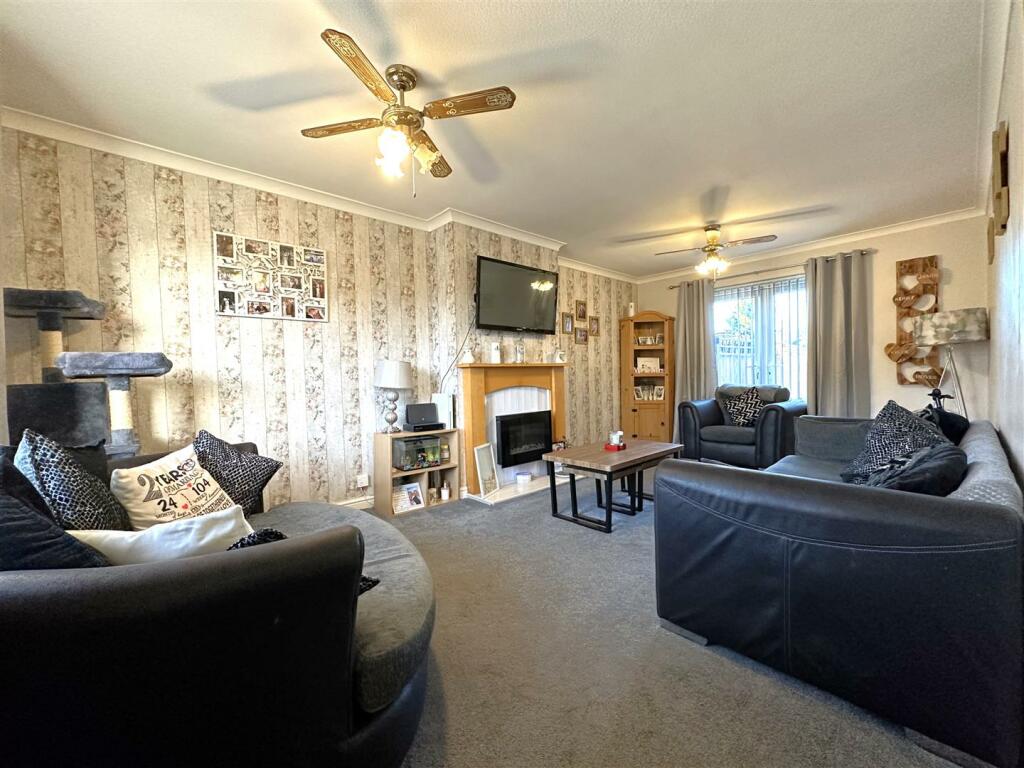 Large Living Room 347