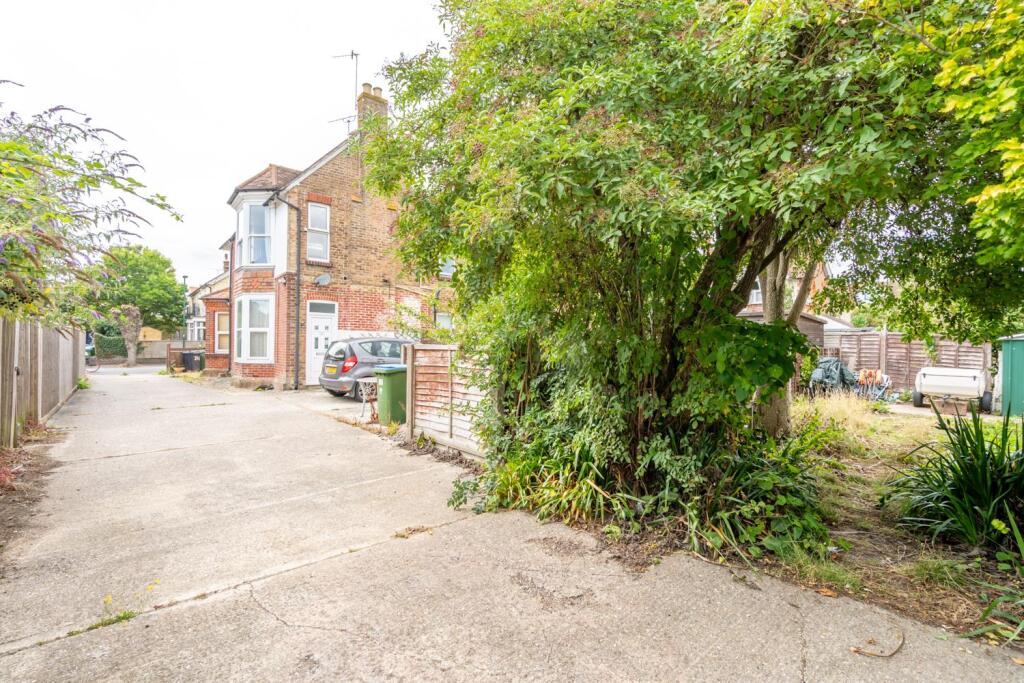 Garden and Parking.jpg