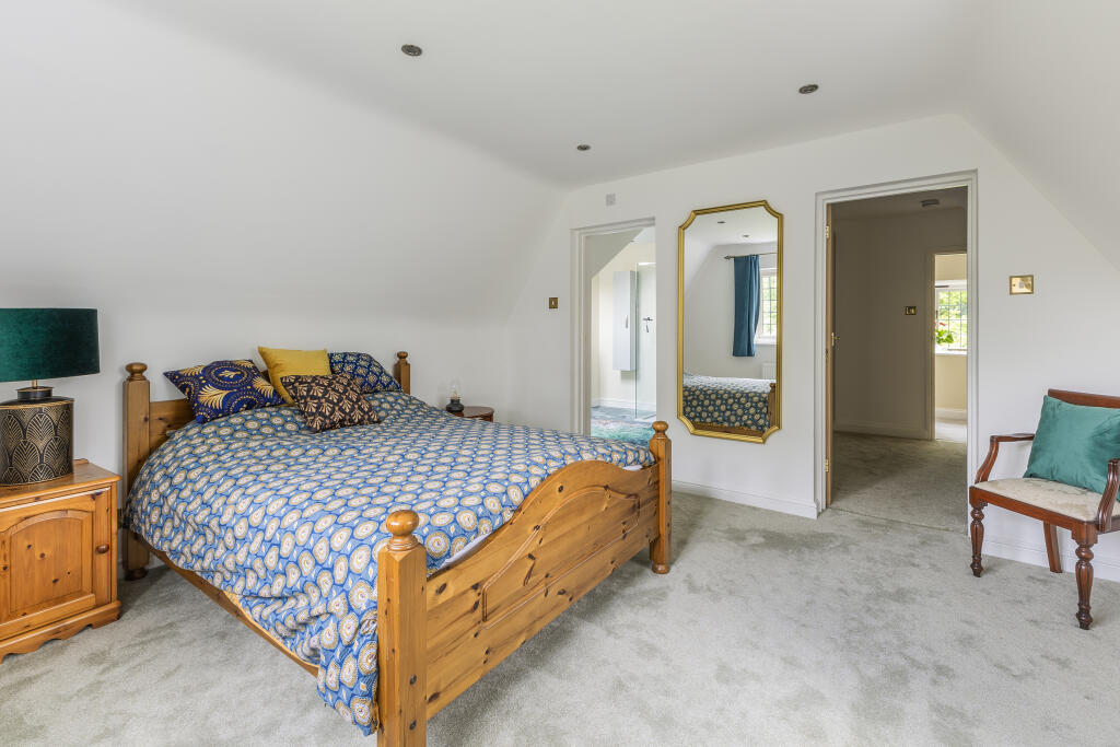 Guest/Bedroom 2