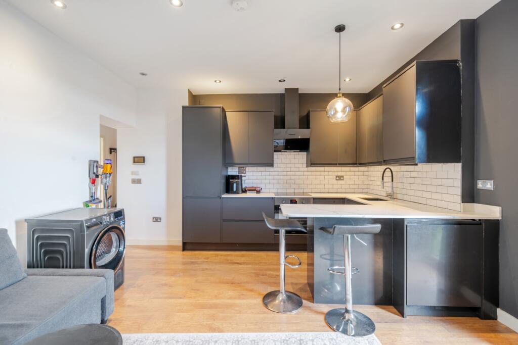 1358920-17-68d400...