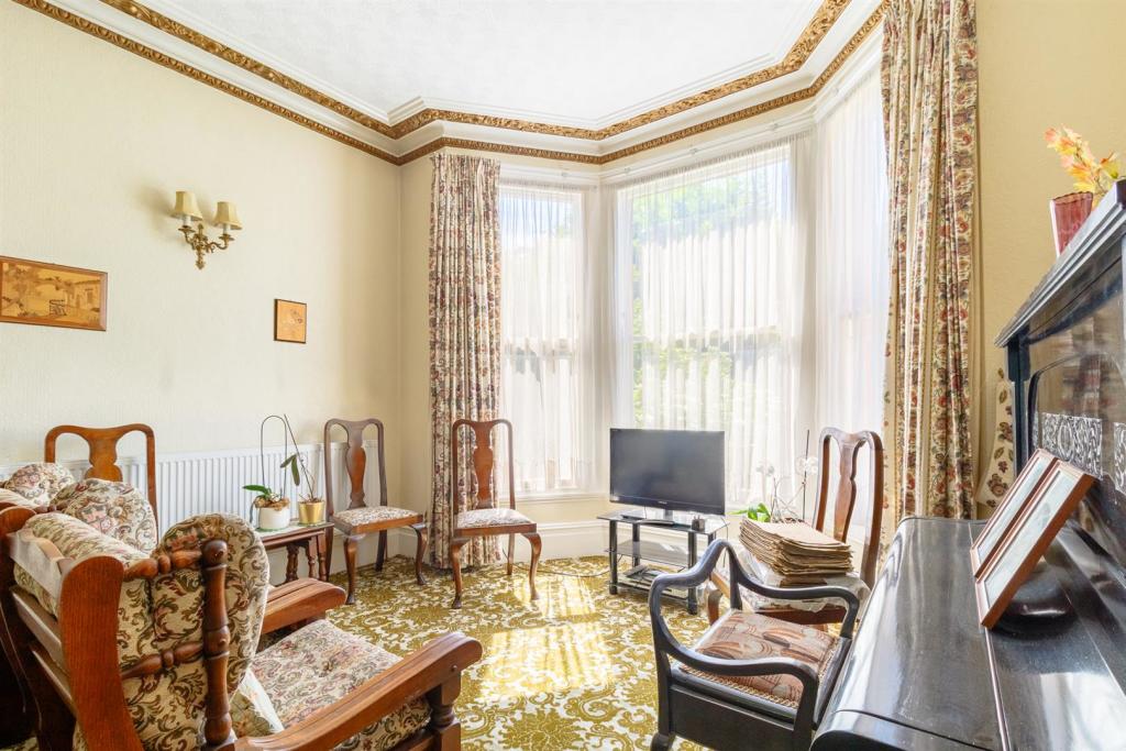 105WindsorRd_E7 (9).jpg