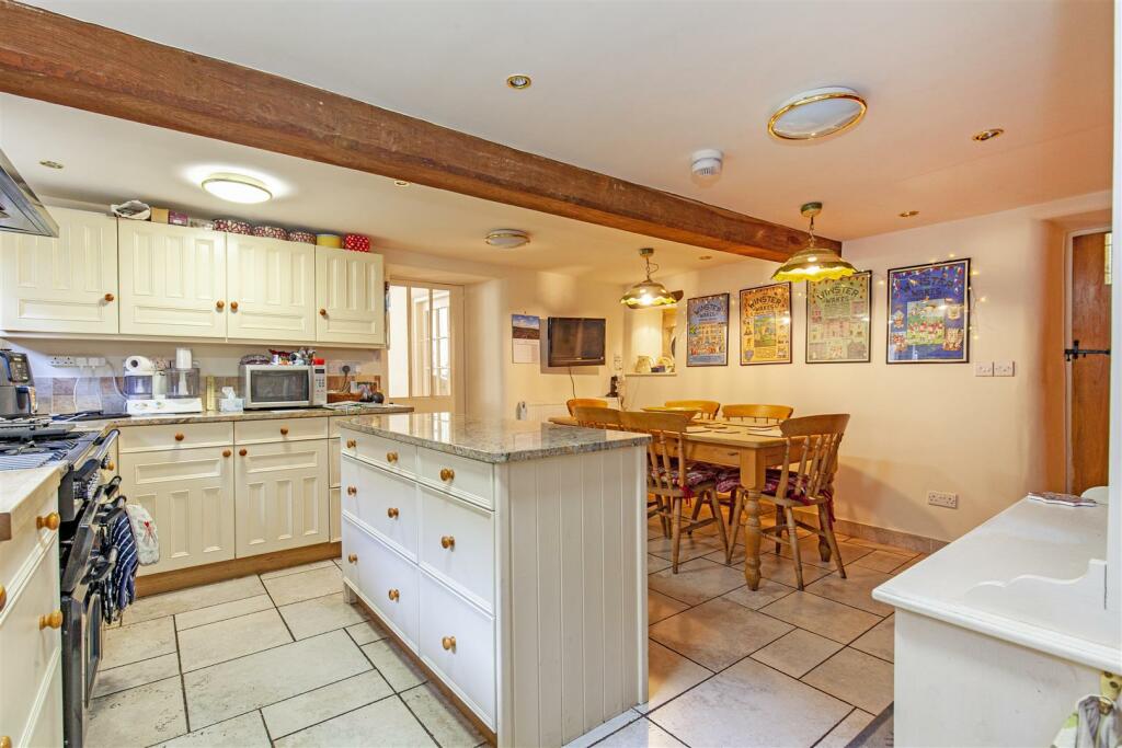 Kitchen-5.jpg