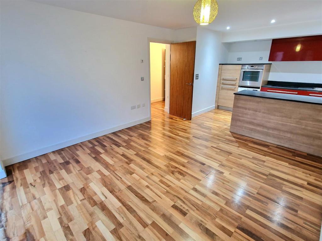 Lounge/Kitchen