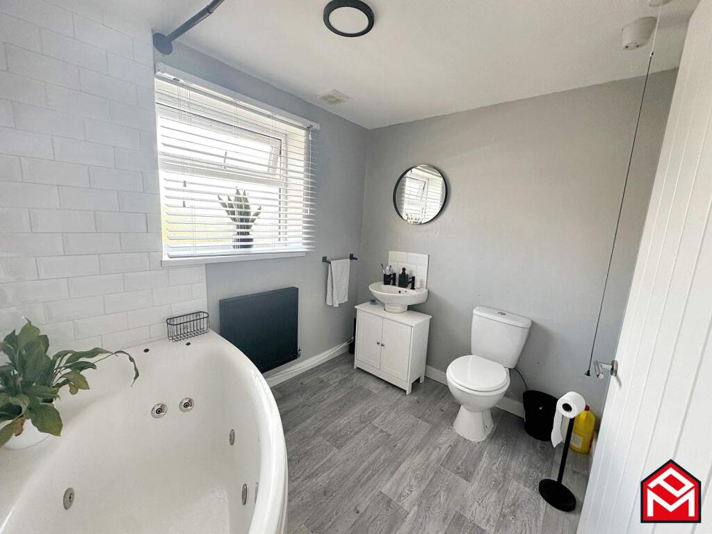 En-Suite Bathroom