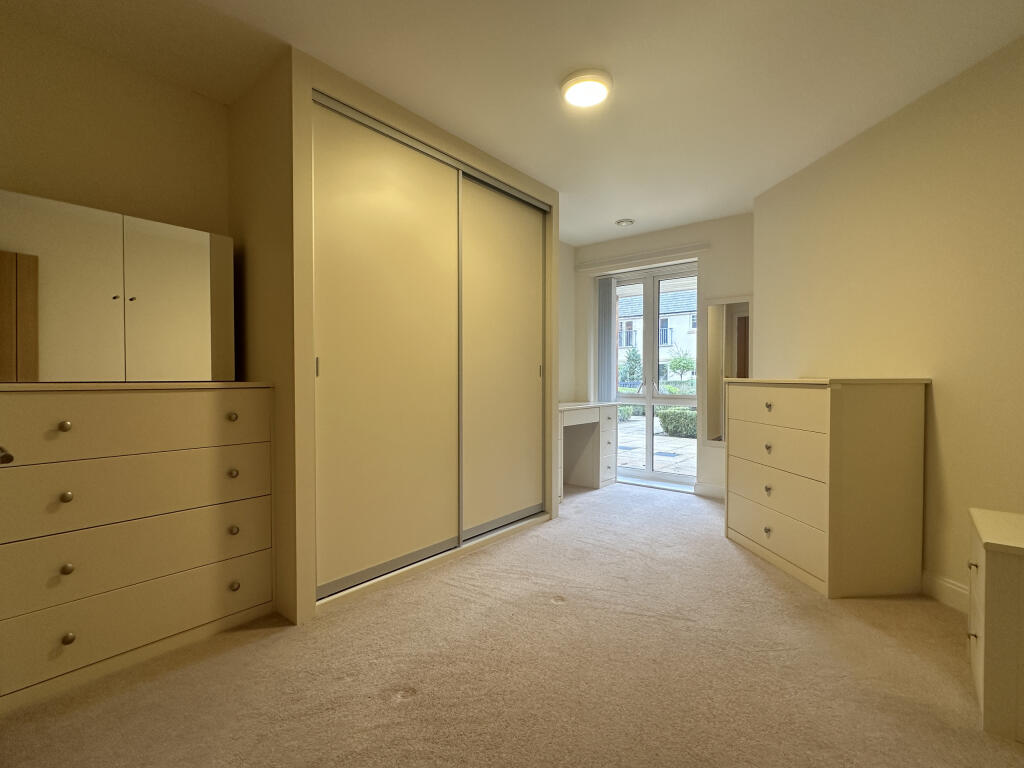 Bedroom.JPG