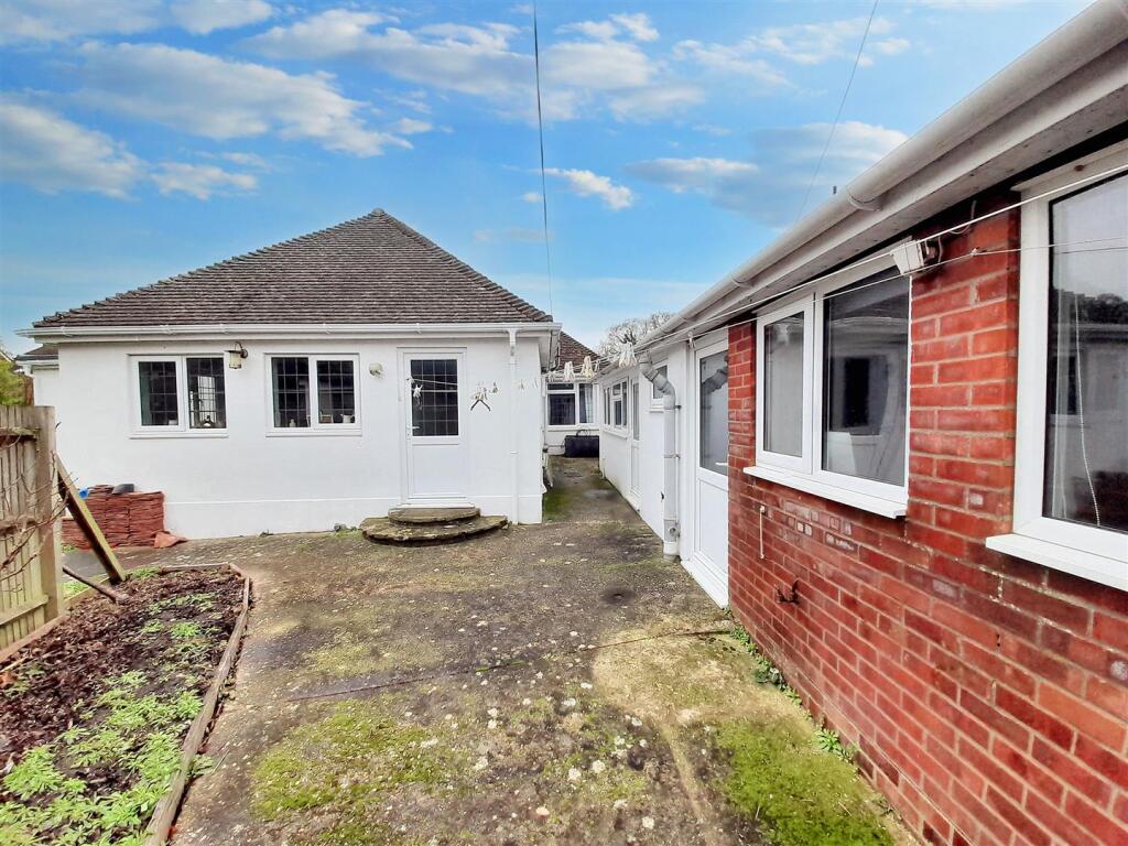 Annexe exterior 2 new.jpg