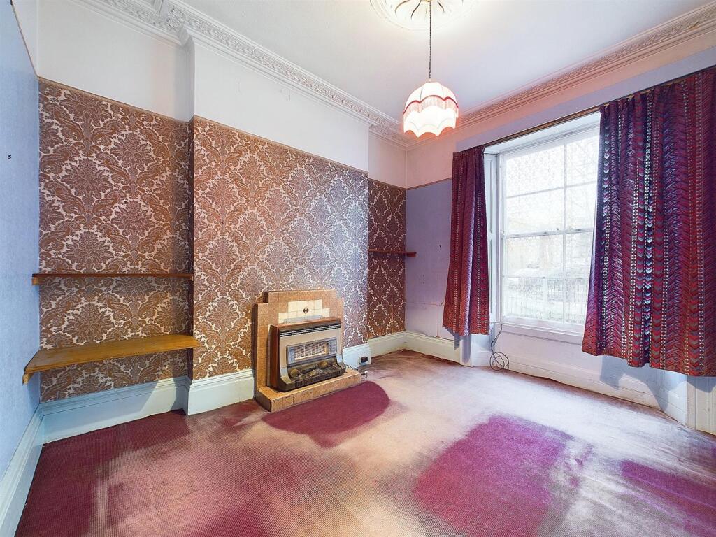 2 - 5 Bedroom terraced house.jpg