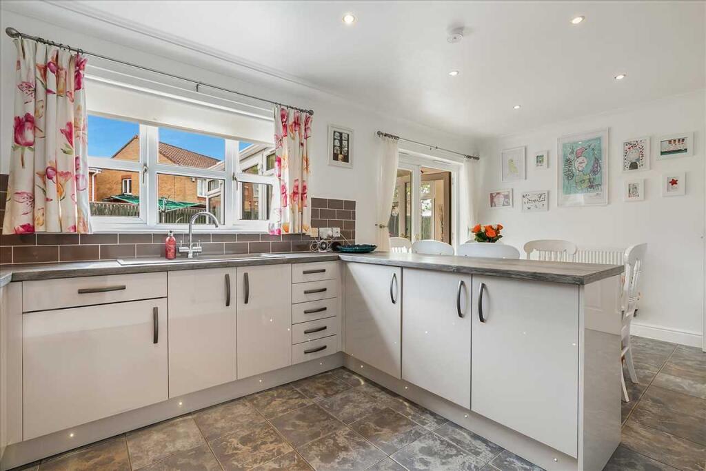 Kitchen Area (2)