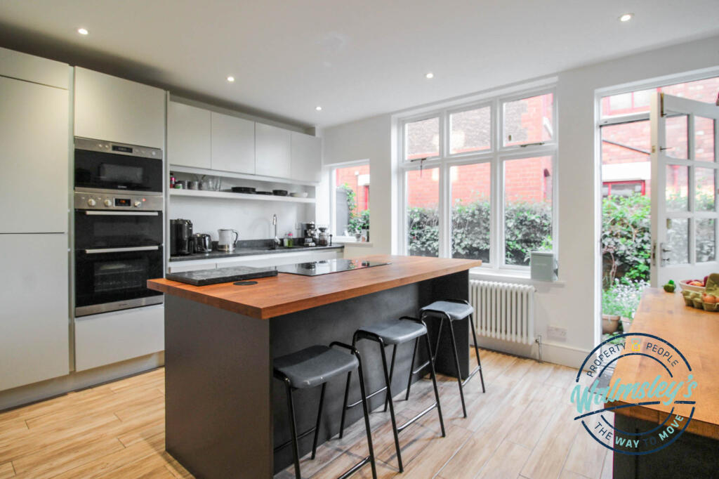 Kitchen breakfast room