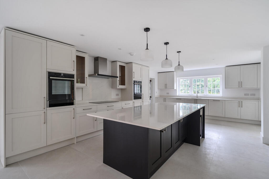 1347754-22-68b6eb...