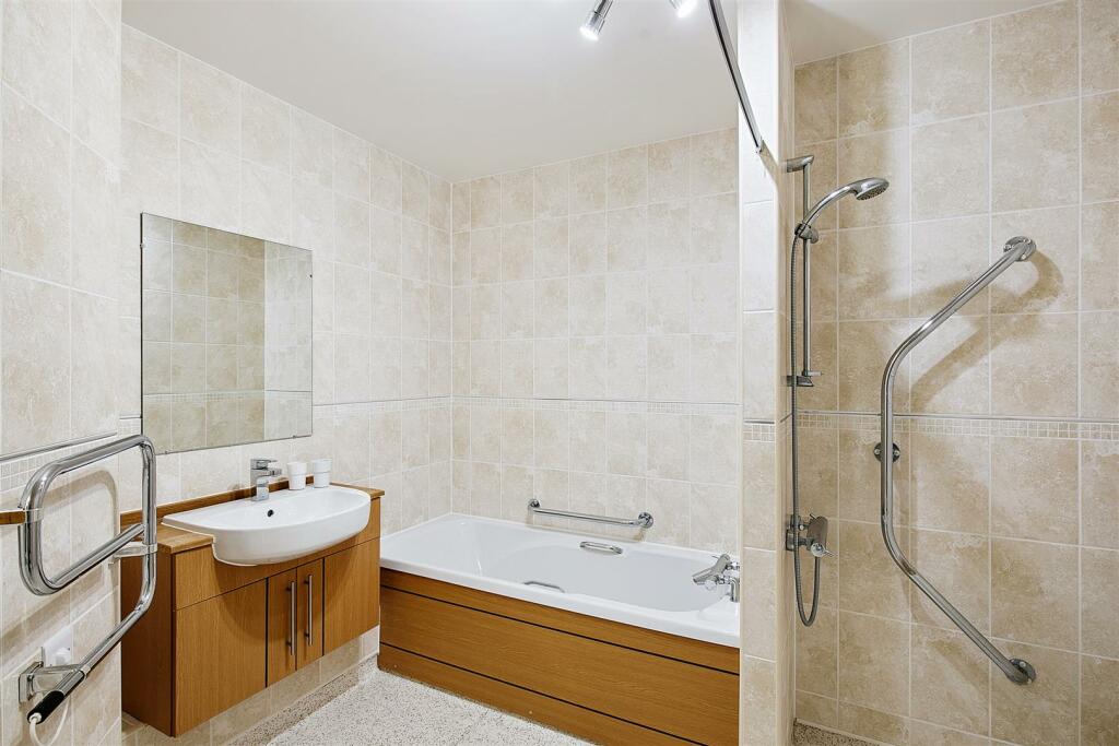 09-96beCT_MCS_Flat 11 Jenner Court_66.jpg