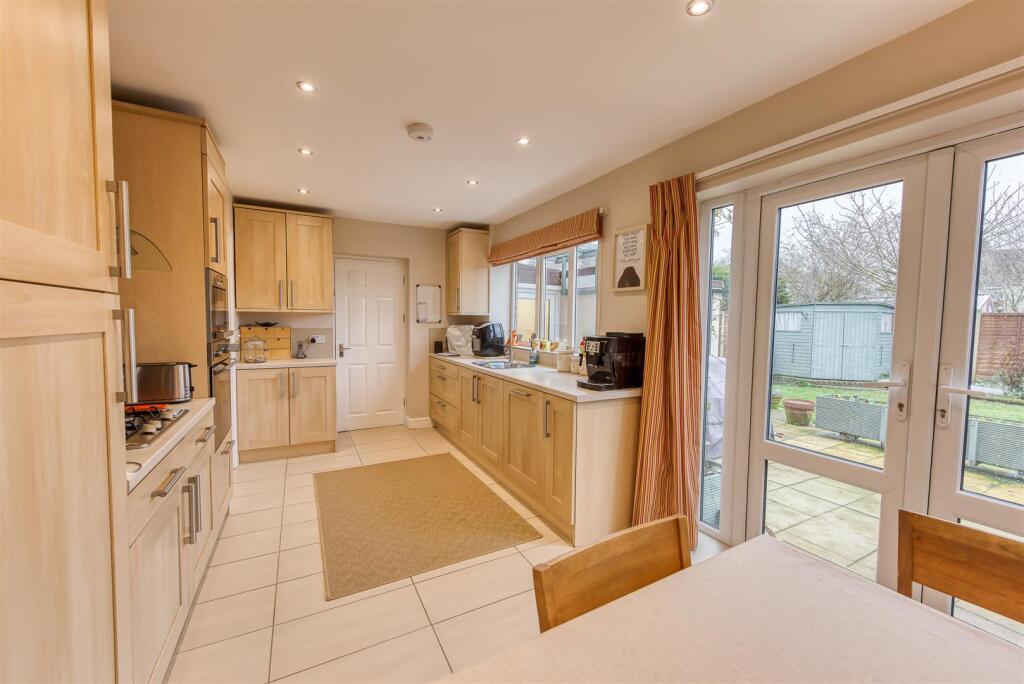 2 Glendale Drive-Kitchen.jpg