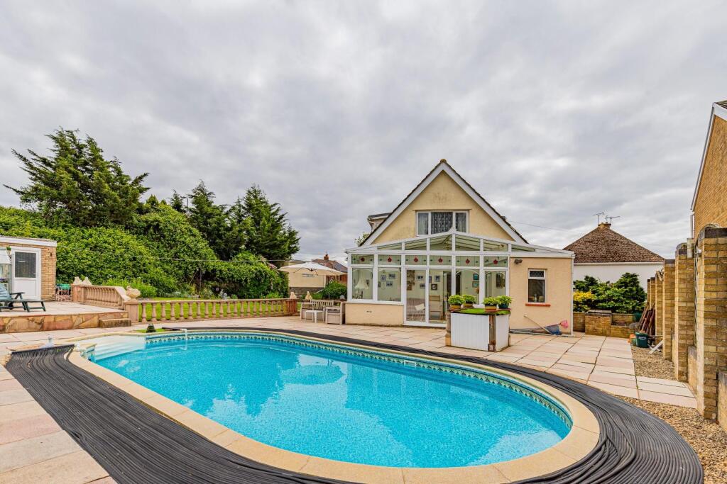 Wimbourne Crescent 14-8.jpg