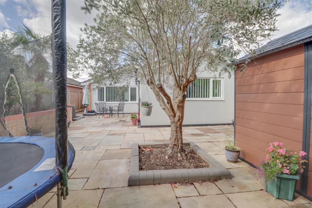 10 ST CHARLES GARDEN-2.jpg