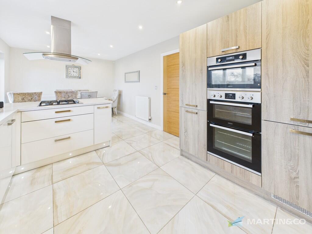 CAM02318G0-PR0562...