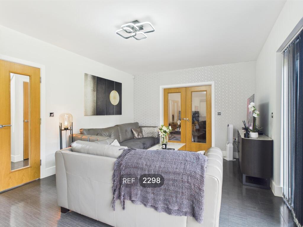 Kitchen / Dining / Living area