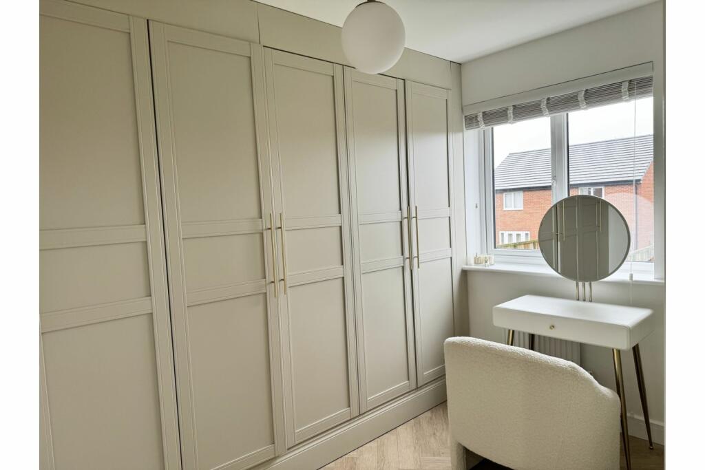 Dressing Room/ Bed 2