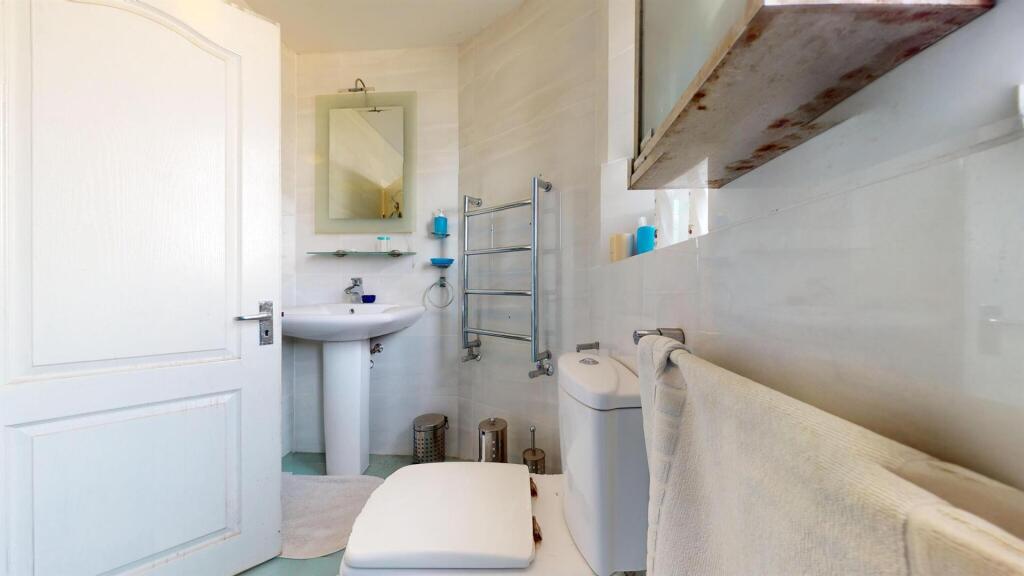 17FAbathroom2.jpg