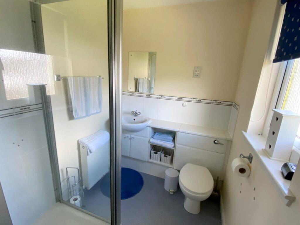 MASTER EN-SUITE SHWR