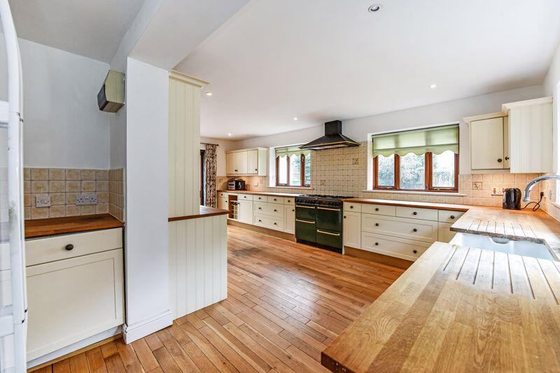 Kitchen / Breakfast Room 