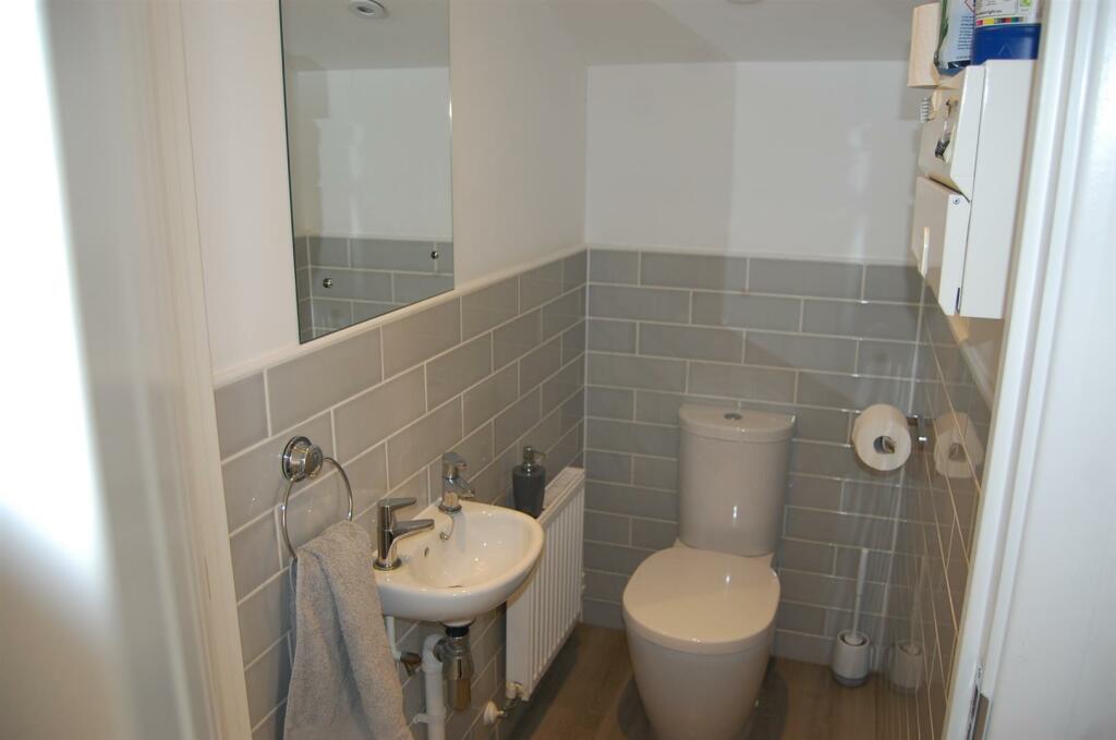 5. Downstairs WC.JPG
