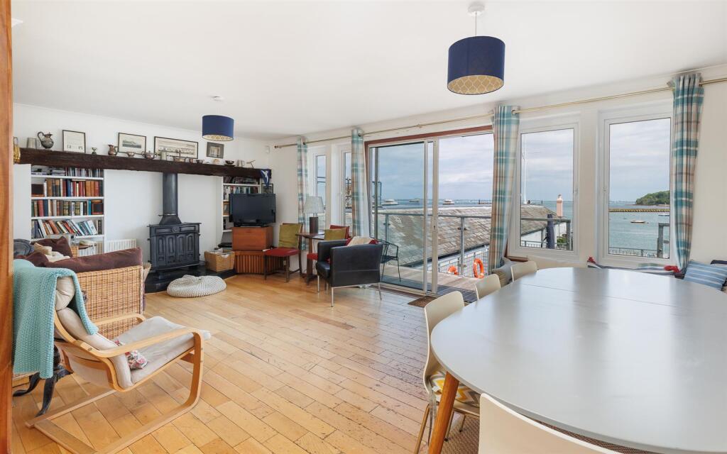 Living Room/Dining Room