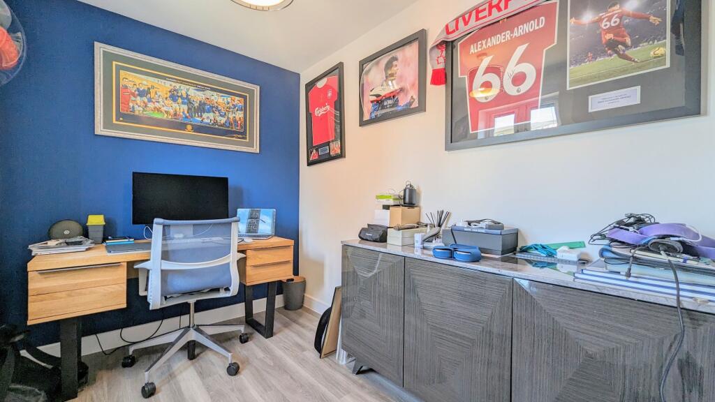 Bedroom 5/Study